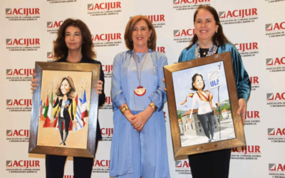 Nuestra presidenta, Urquiola de Palacio, recibe el Premio Puñetas de Oro